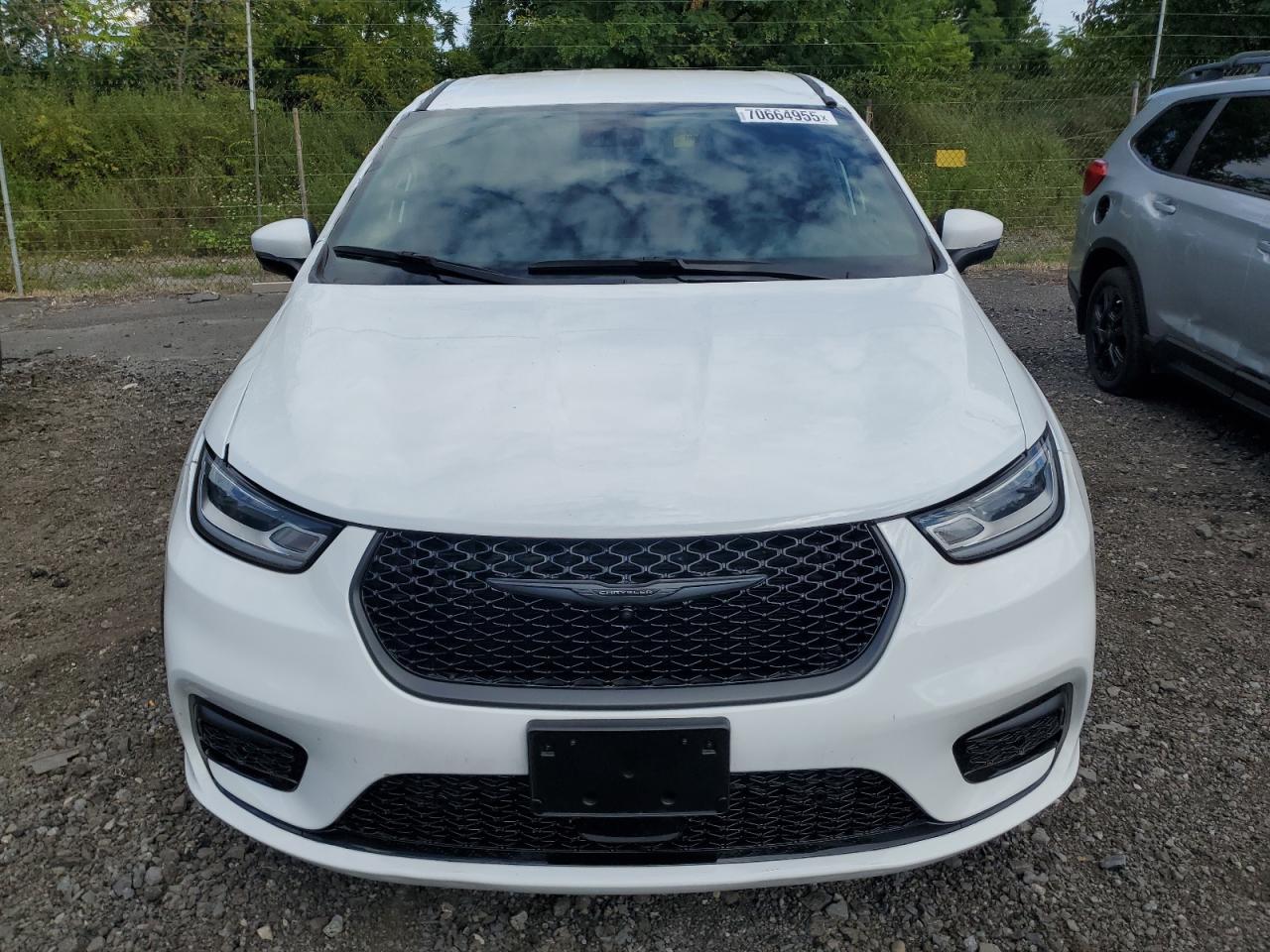 2023 Chrysler Pacifica Hybrid Touring L - Image 5