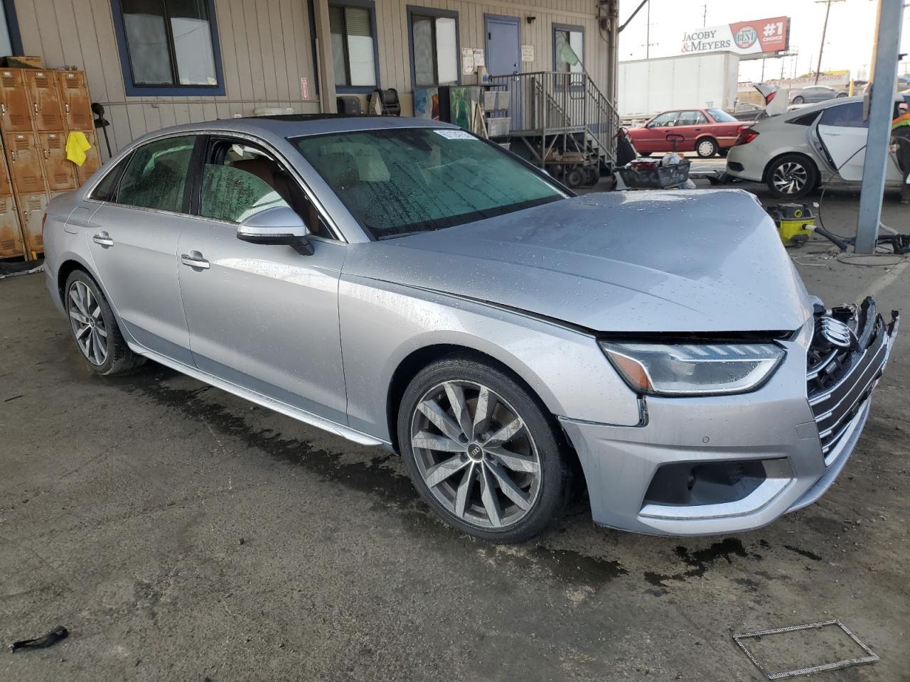 2021 Audi A4 Premium Plus 40 - Фото 4
