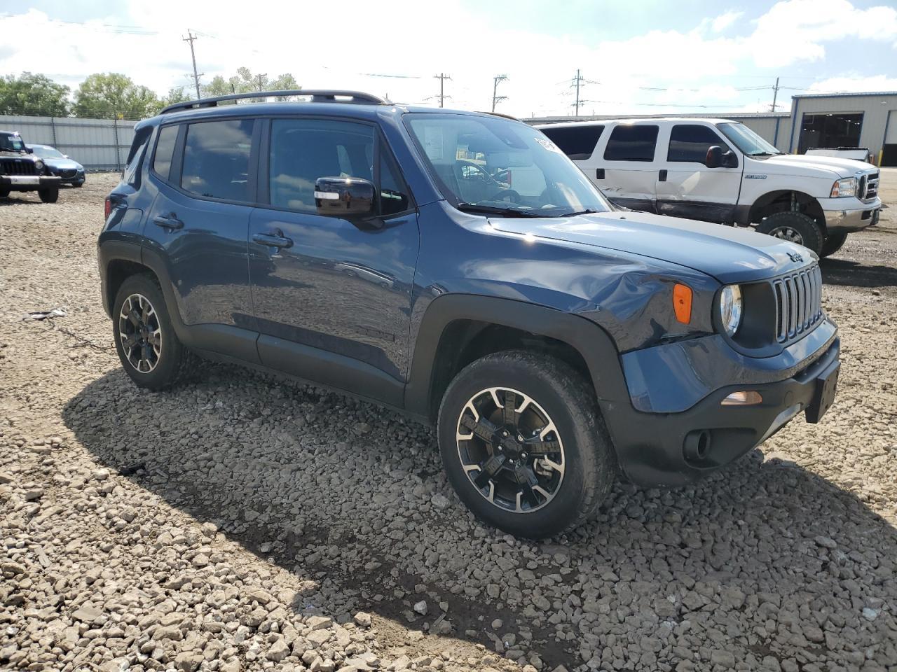 2023 Jeep Renegade Latitude - Image 4