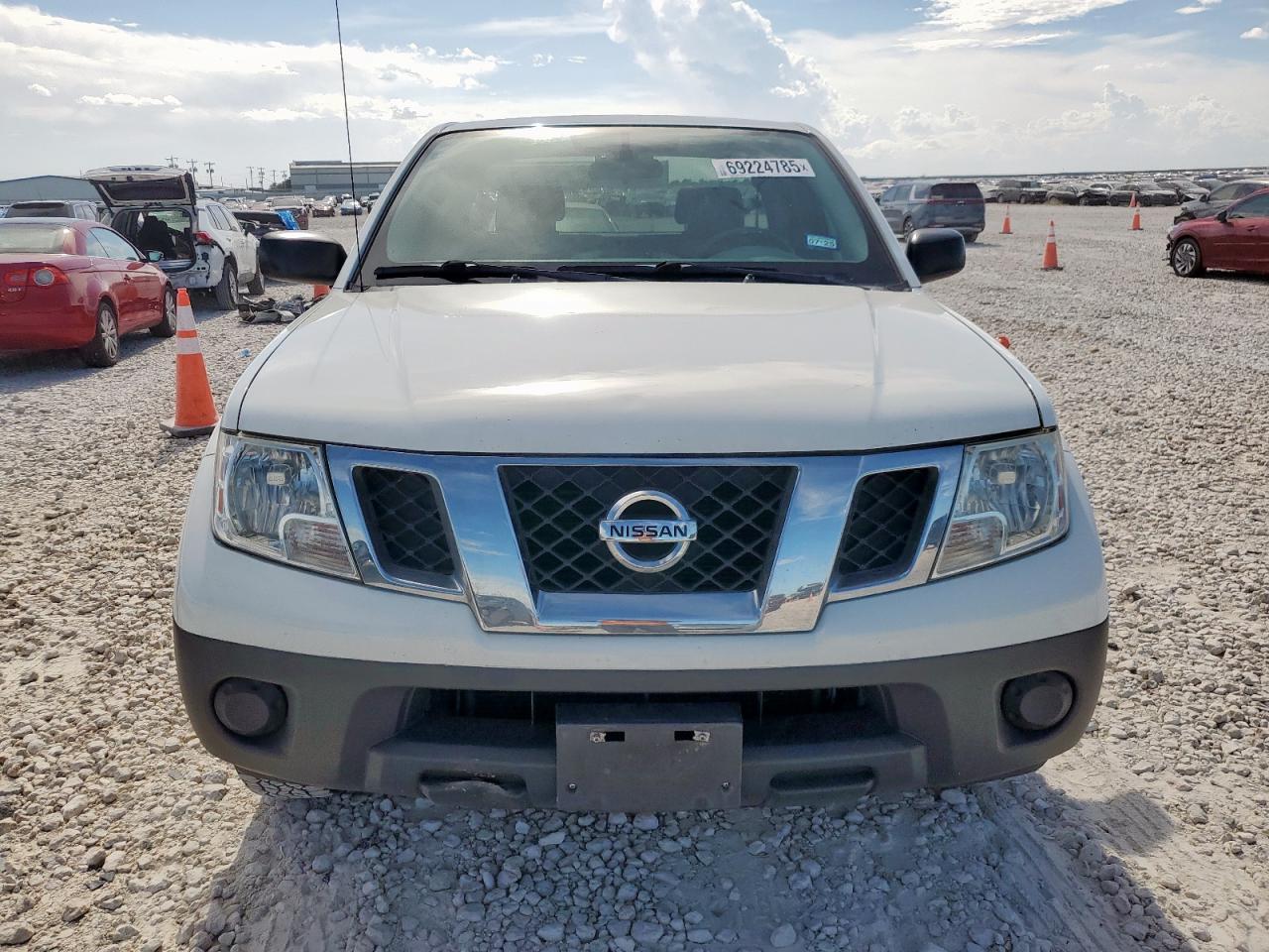 2018 Nissan Frontier S - Image 5