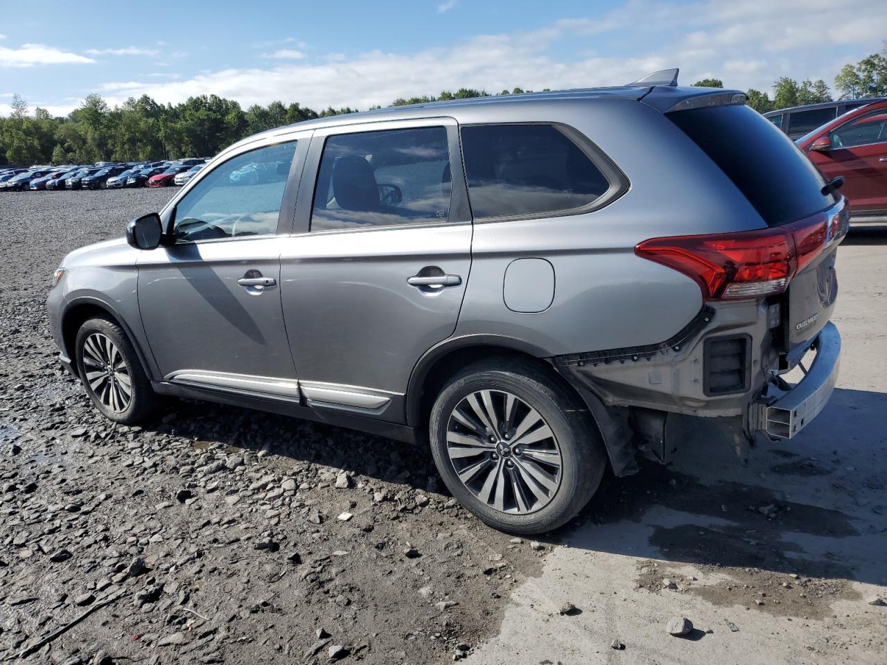 2020 Mitsubishi Outlander Se - Image 2