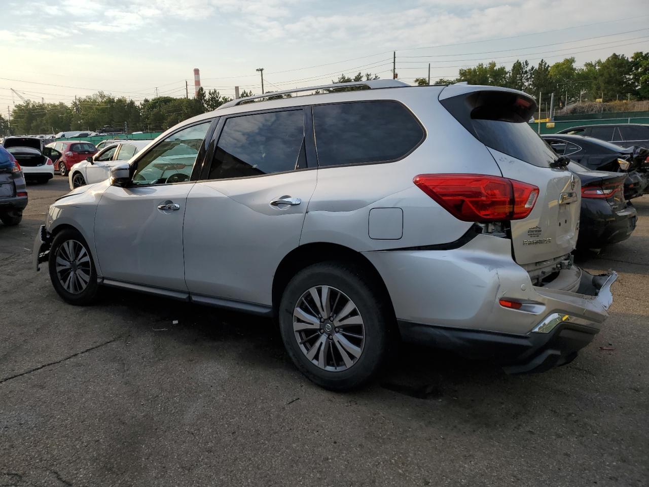 2020 Nissan Pathfinder Sl - Image 2
