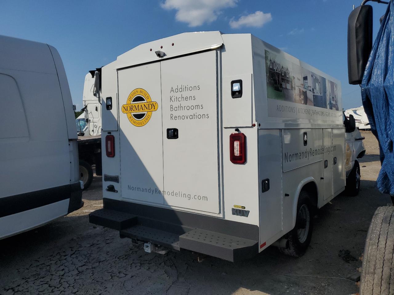 2023 Ford Econoline E350 Super Duty Cutaway Van - Фото 3