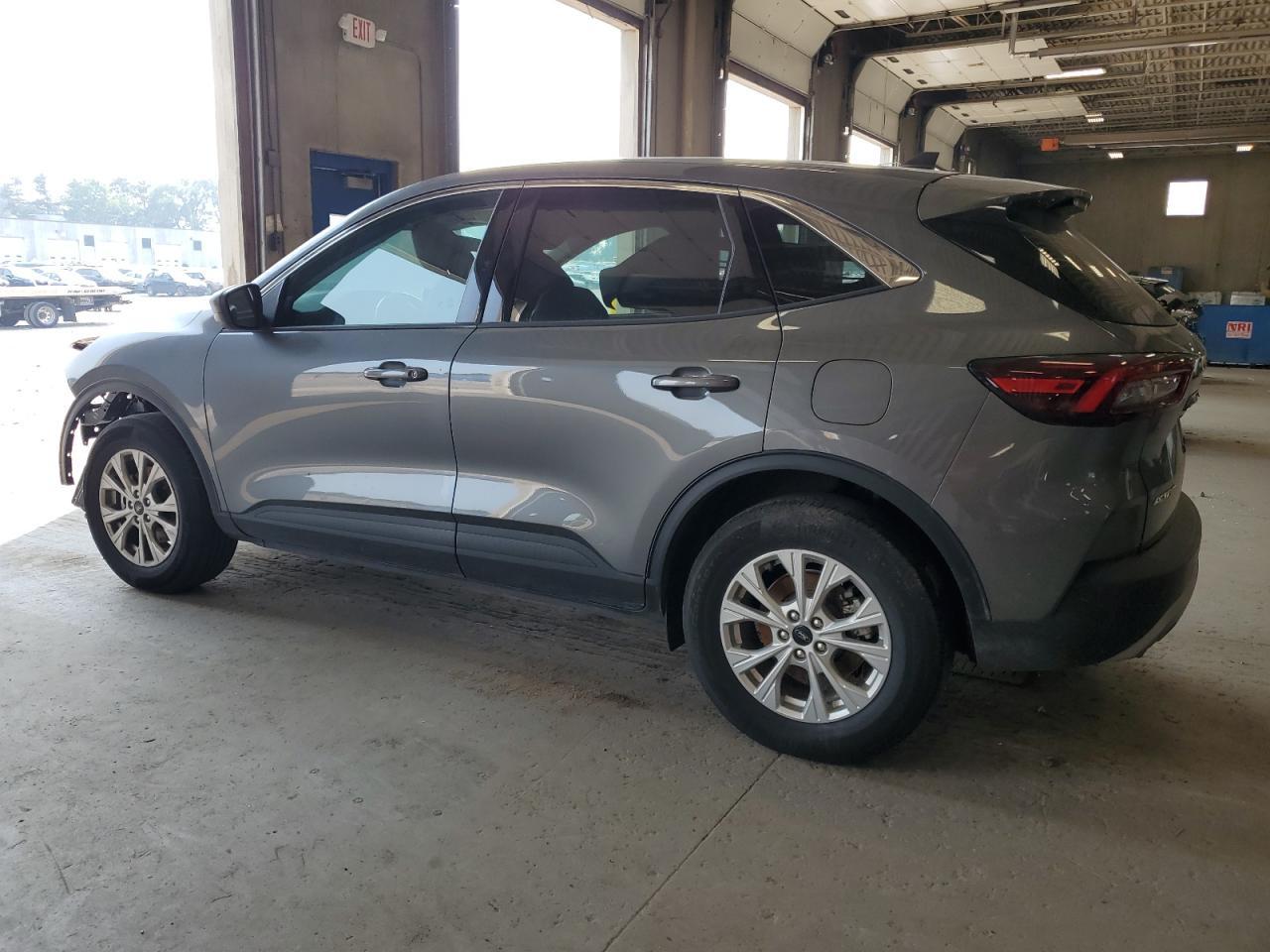 2024 Ford Escape Active - Image 2