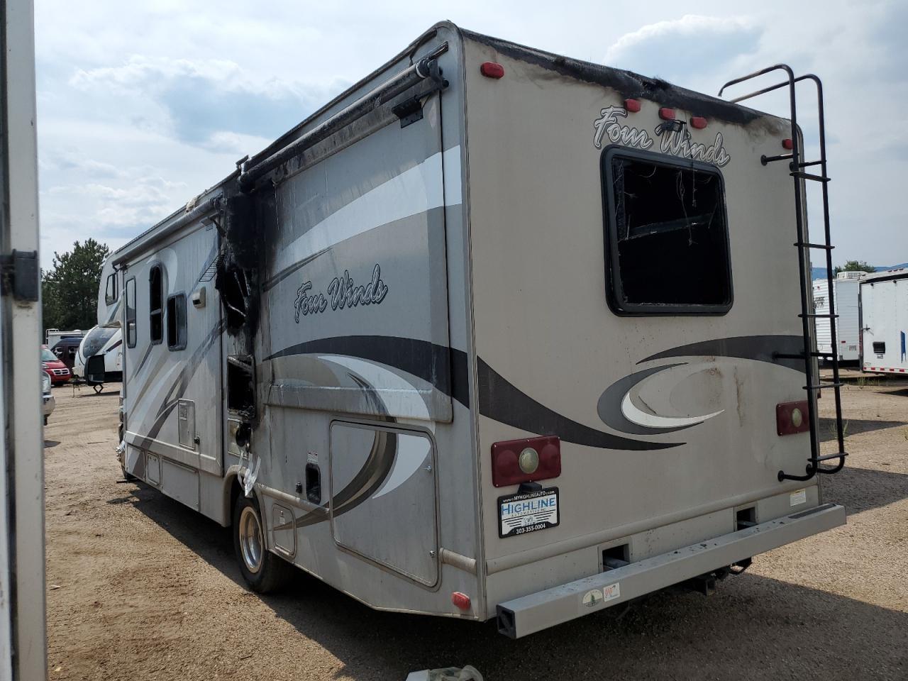 2015 Ford Econoline E450 Super Duty Cutaway Van - Image 2