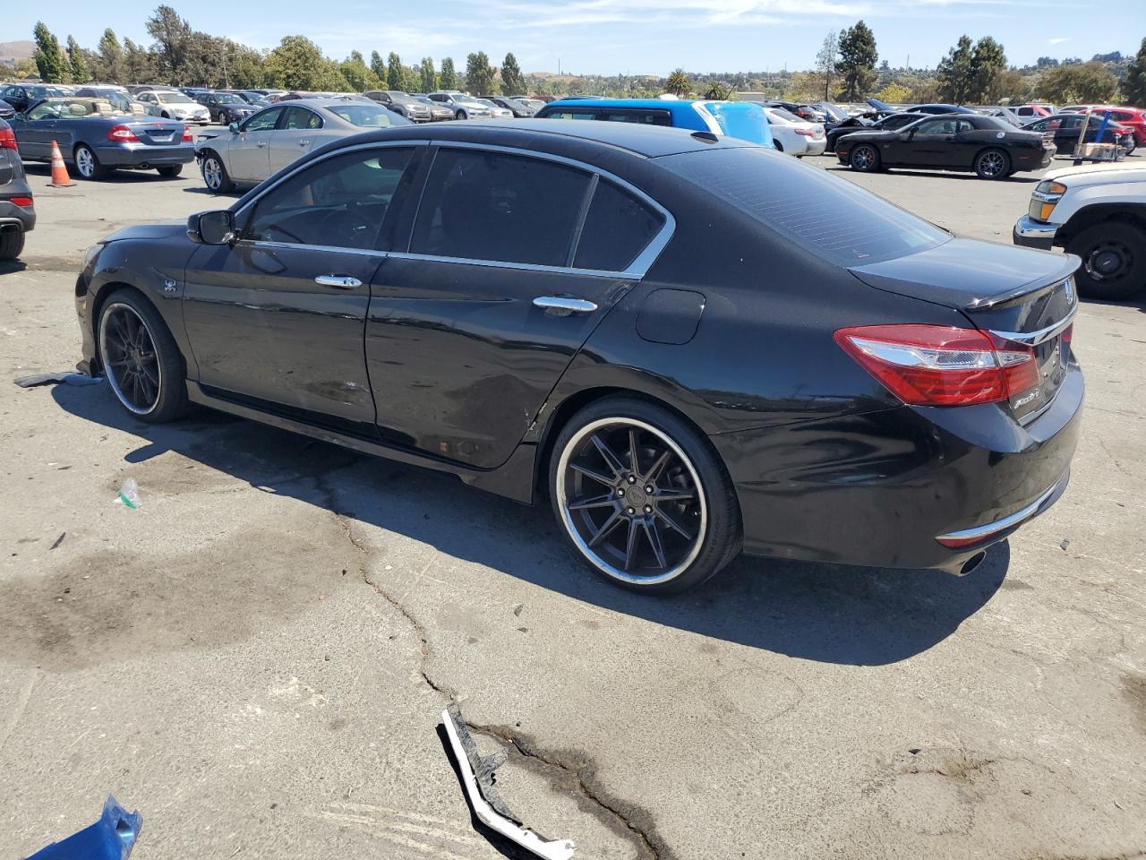 2017 Honda Accord Touring - Фото 2