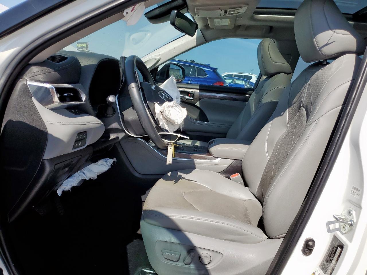 2023 Toyota Highlander L - Фото 7