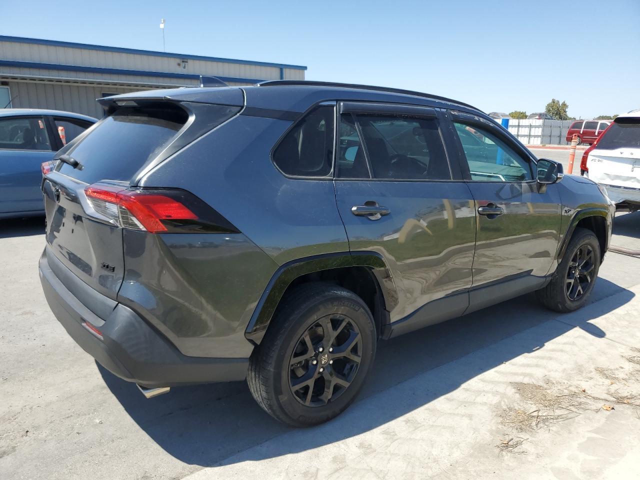 2021 Toyota Rav4 Xle - Image 3