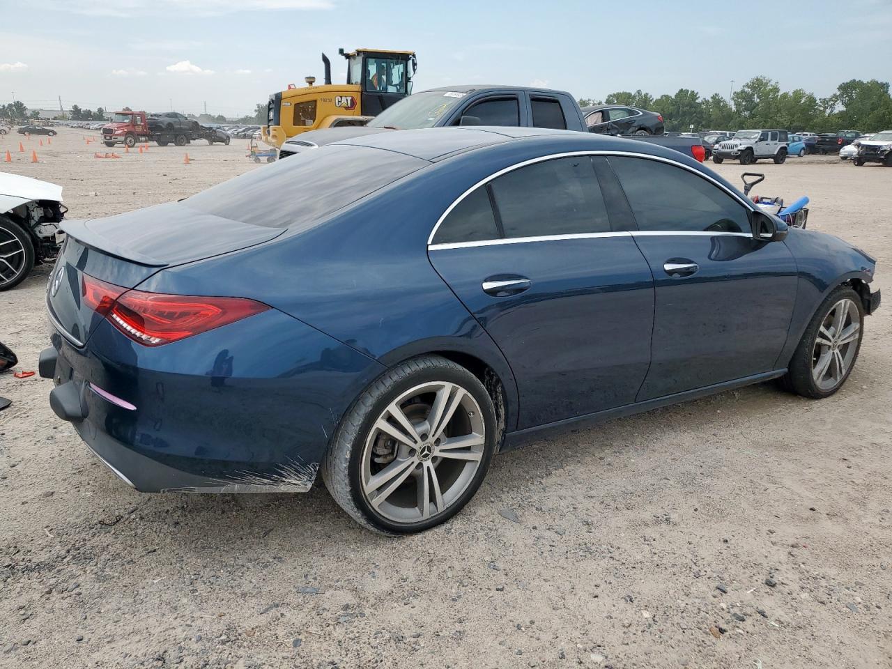 2021 Mercedes-Benz Cla 250 - Фото 3