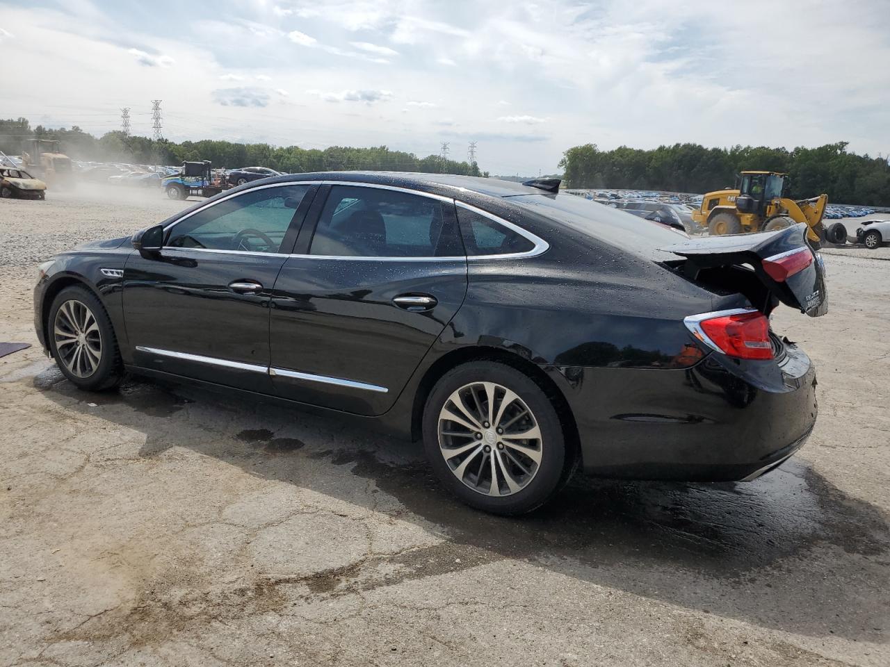 2017 Buick Lacrosse Essence - Image 2