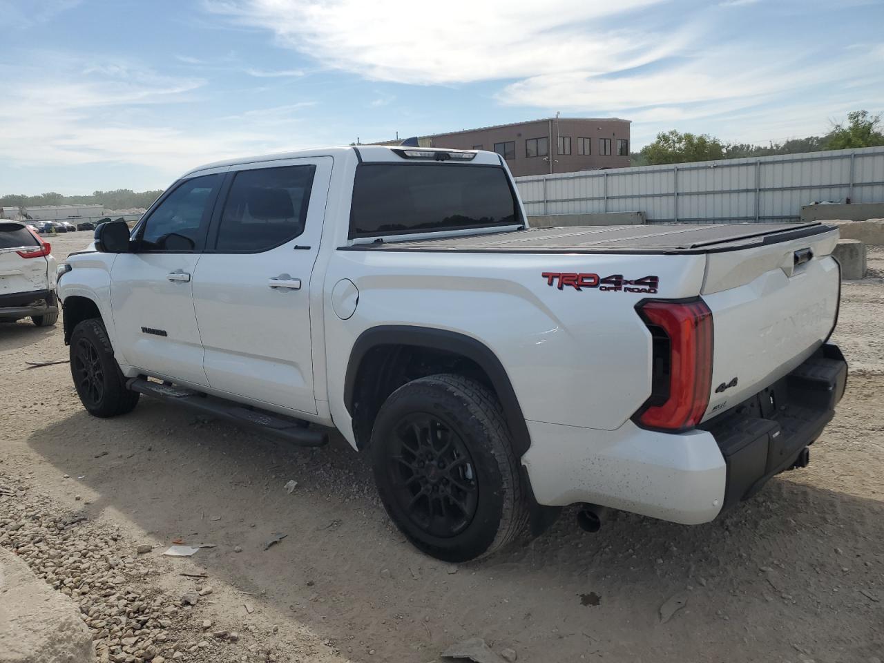 2024 Toyota Tundra Crewmax Limited - Фото 2