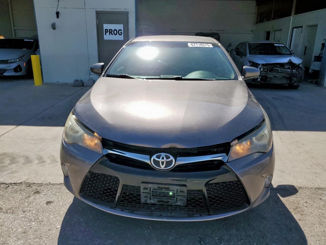 2017 Toyota Camry Le - Image 5
