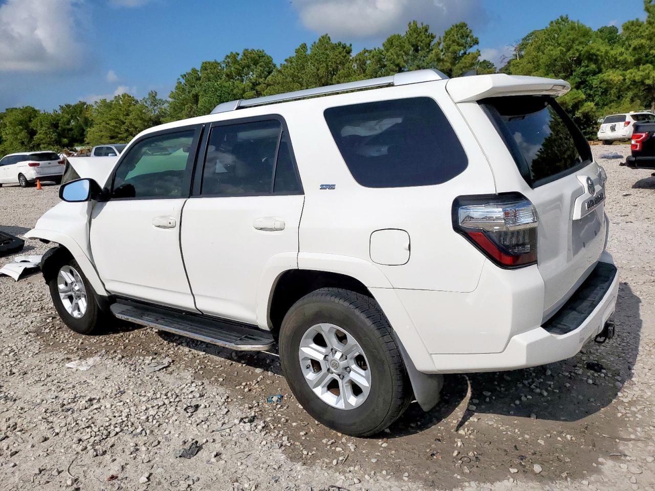 2016 Toyota 4Runner Sr5 - Image 2