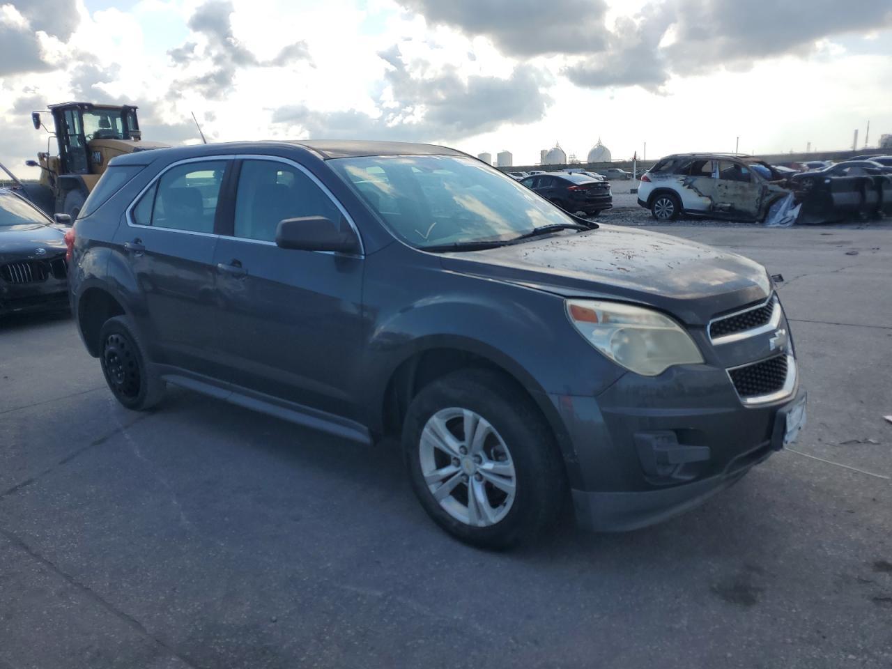 2010 Chevrolet Equinox Ls - Image 4