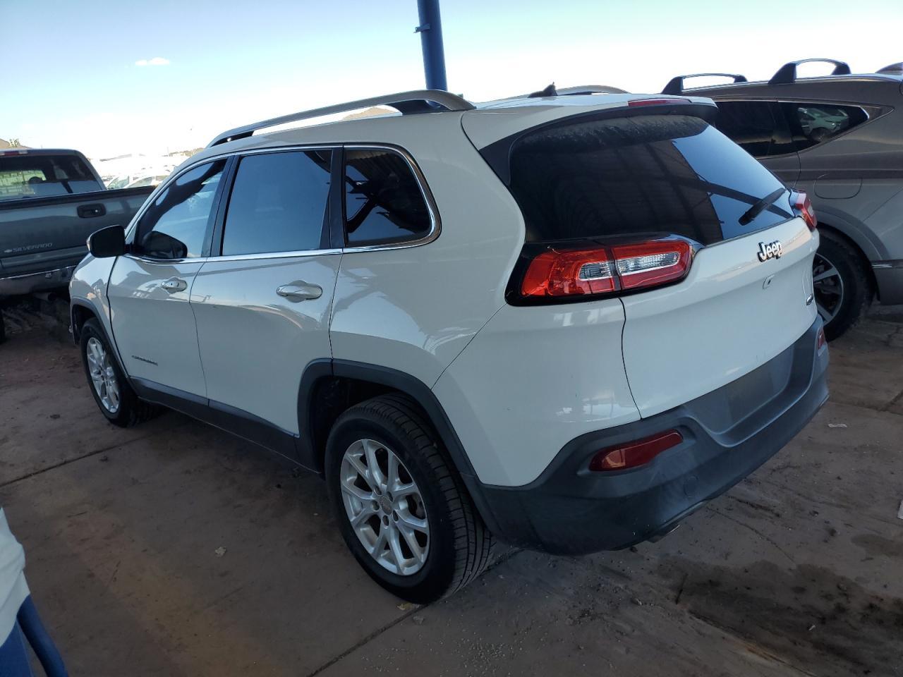 2015 Jeep Cherokee Latitude - Image 2