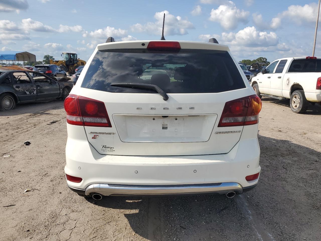 2018 Dodge Journey Crossroad - Image 6