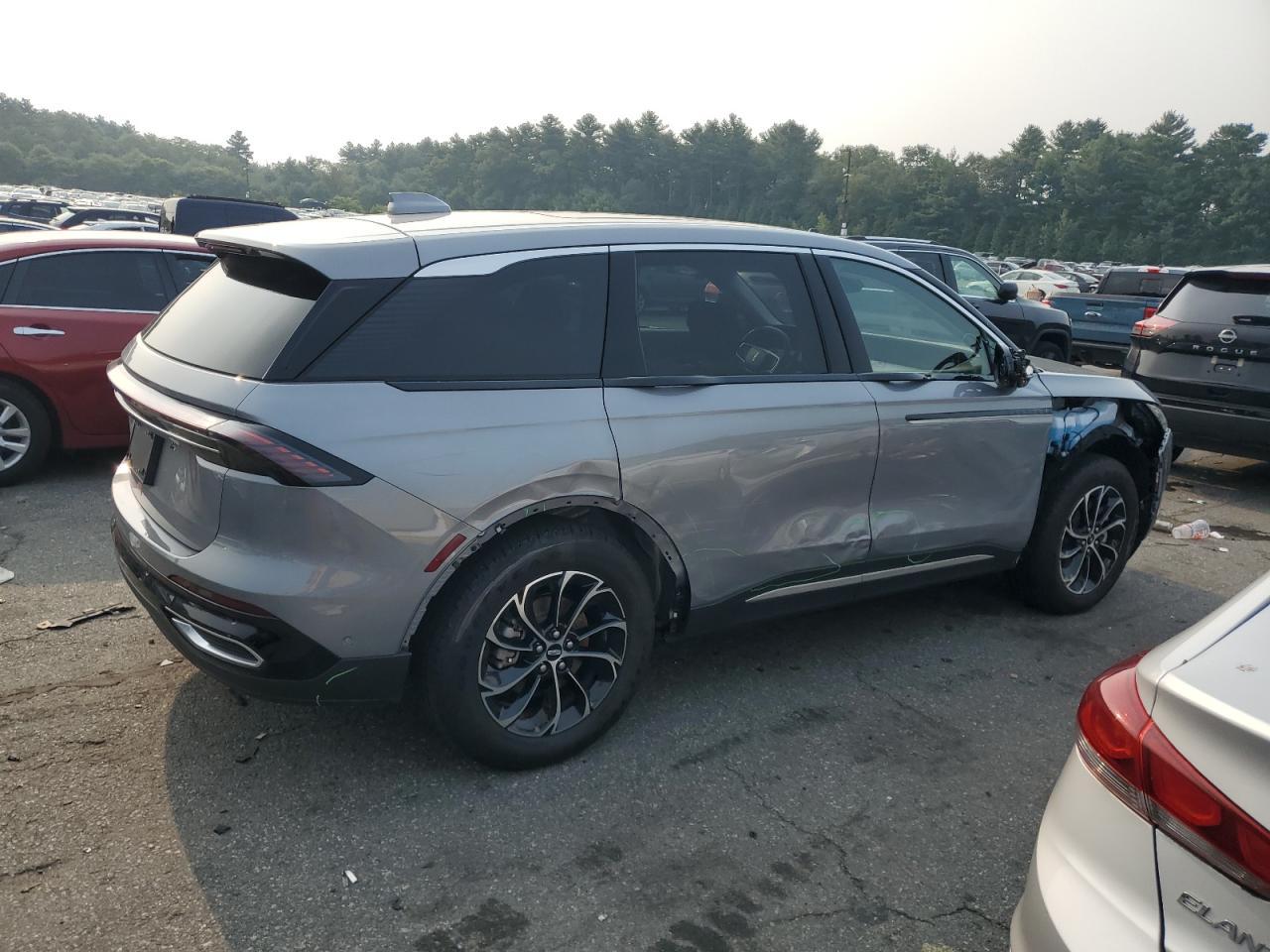 2024 Lincoln Nautilus Premiere - Image 3