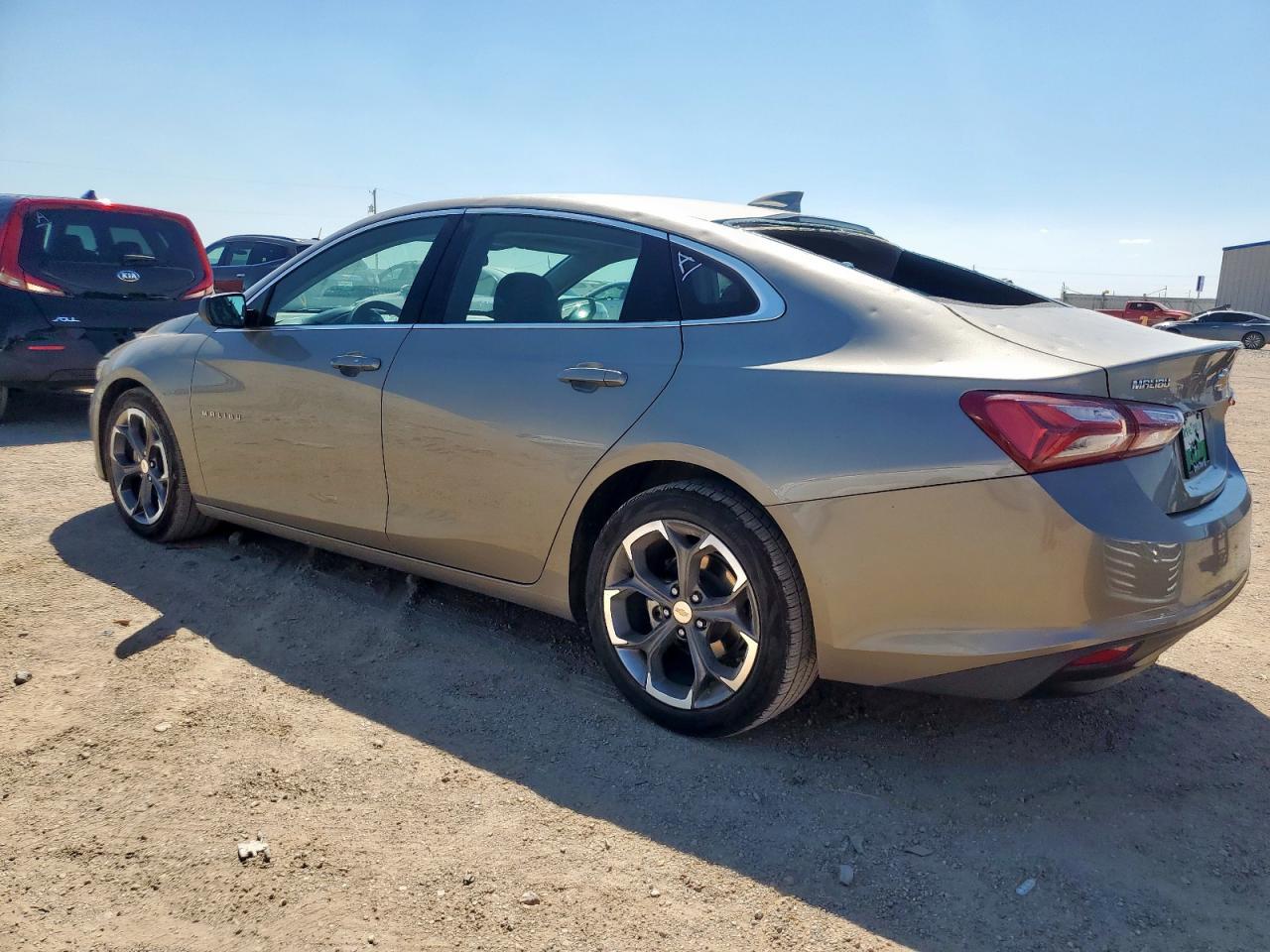 2022 Chevrolet Malibu Lt - Фото 2