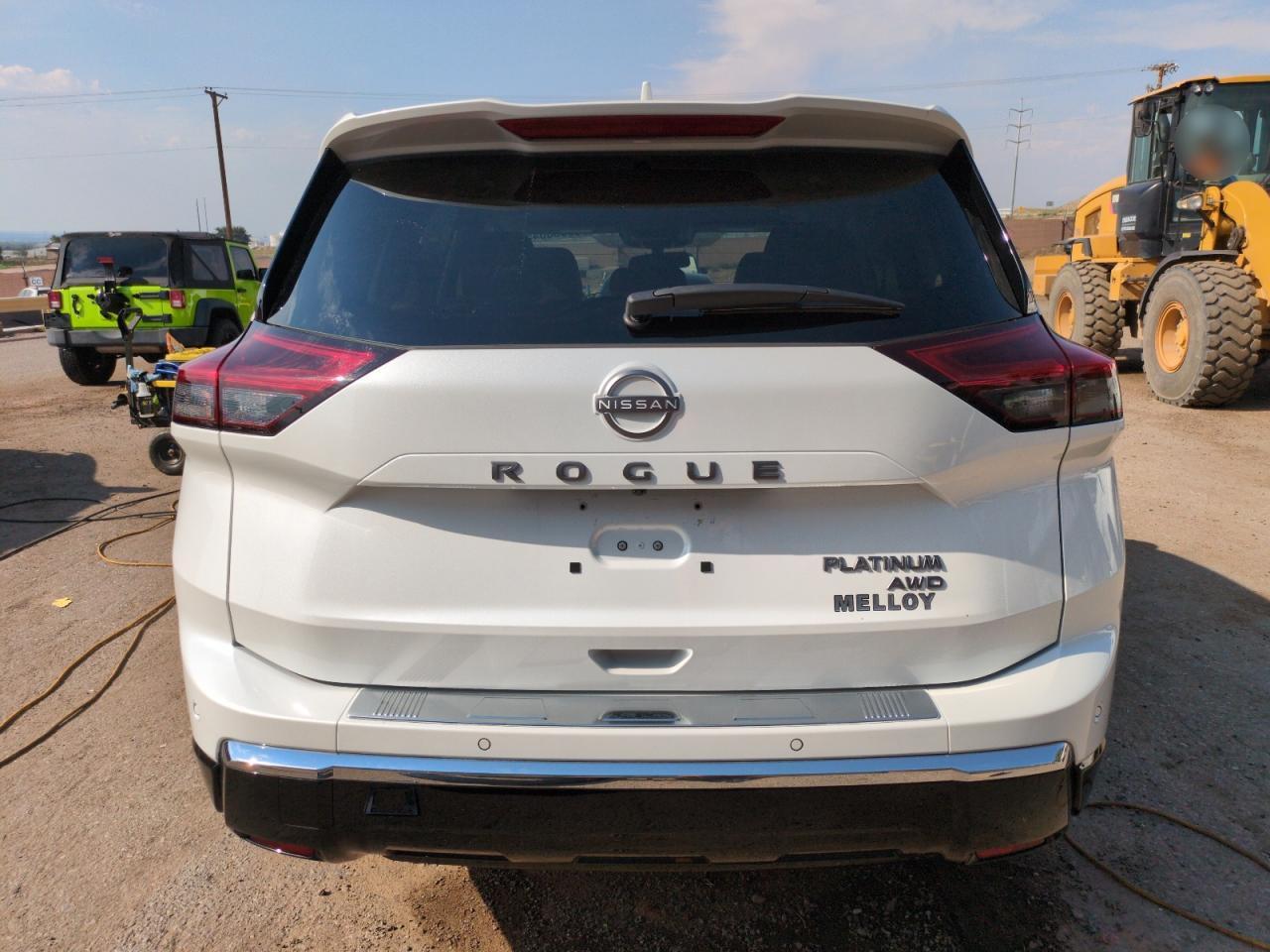 2024 Nissan Rogue Platinum - Фото 6