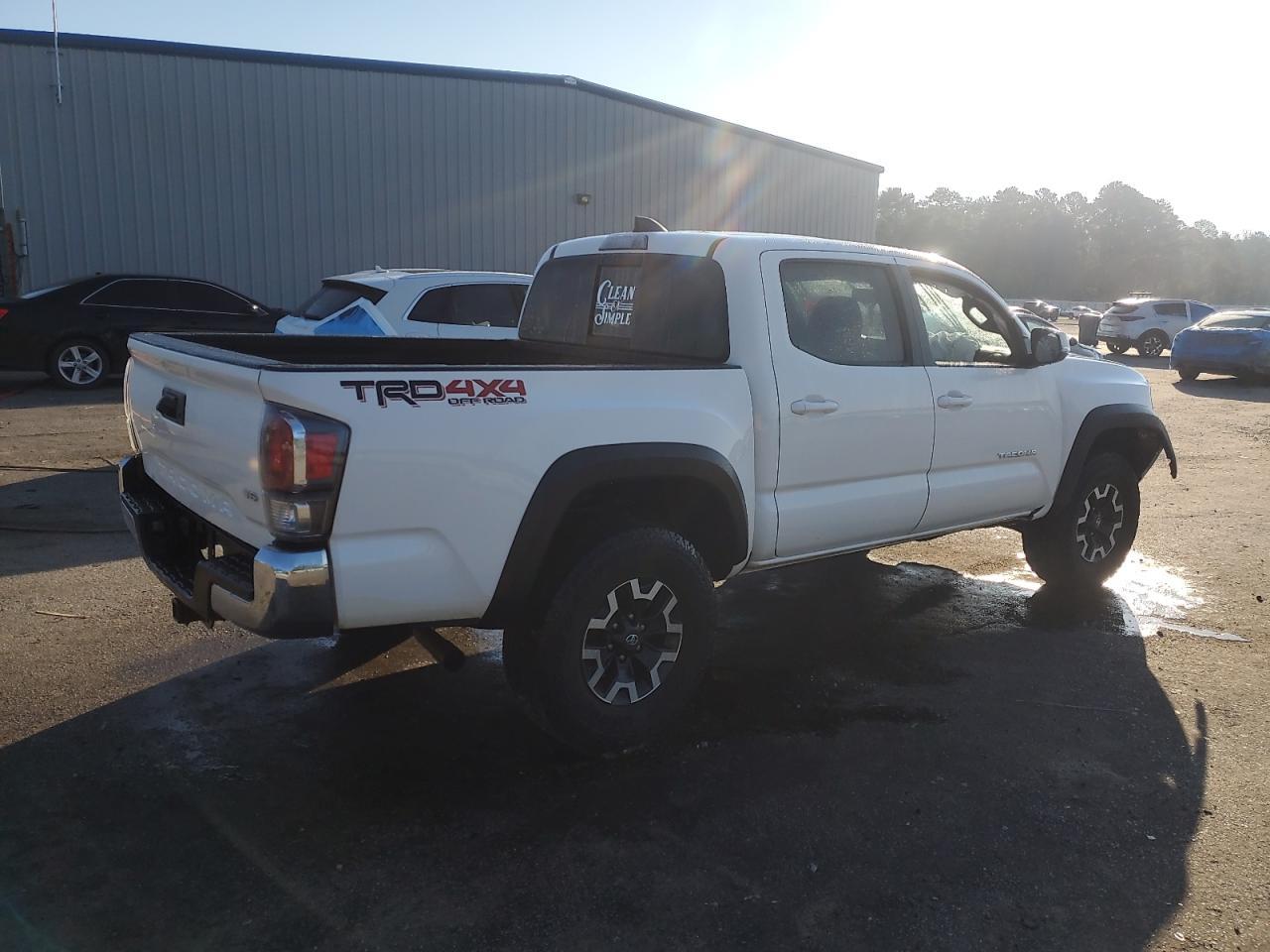 2023 Toyota Tacoma Double Cab - Image 3