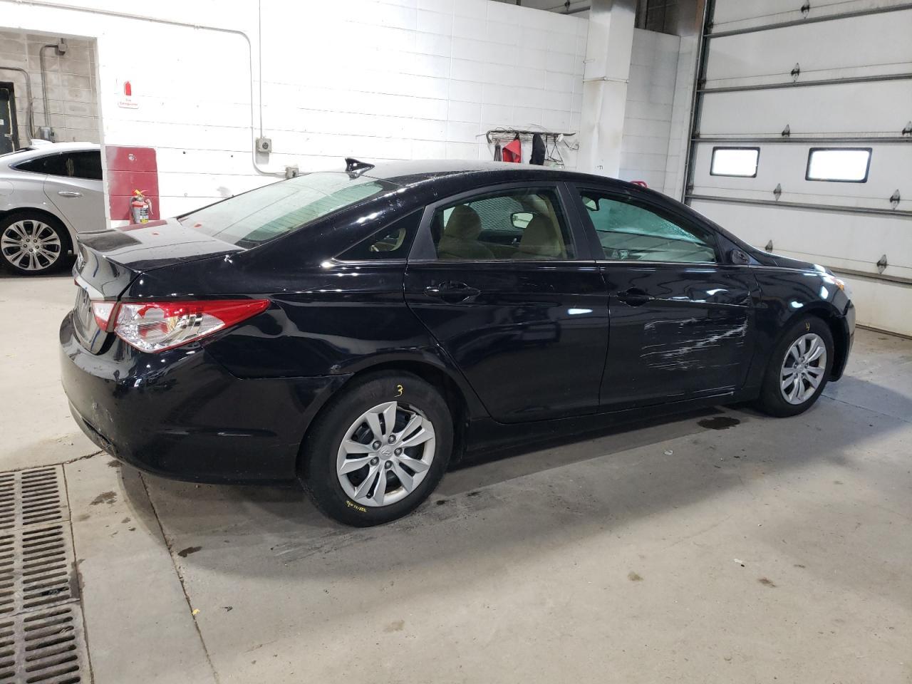 2012 Hyundai Sonata Gls - Image 3