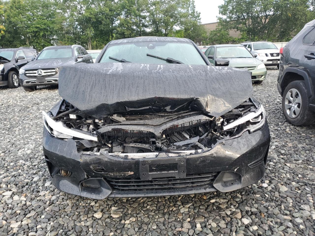 2021 BMW 330Xi - Фото 5