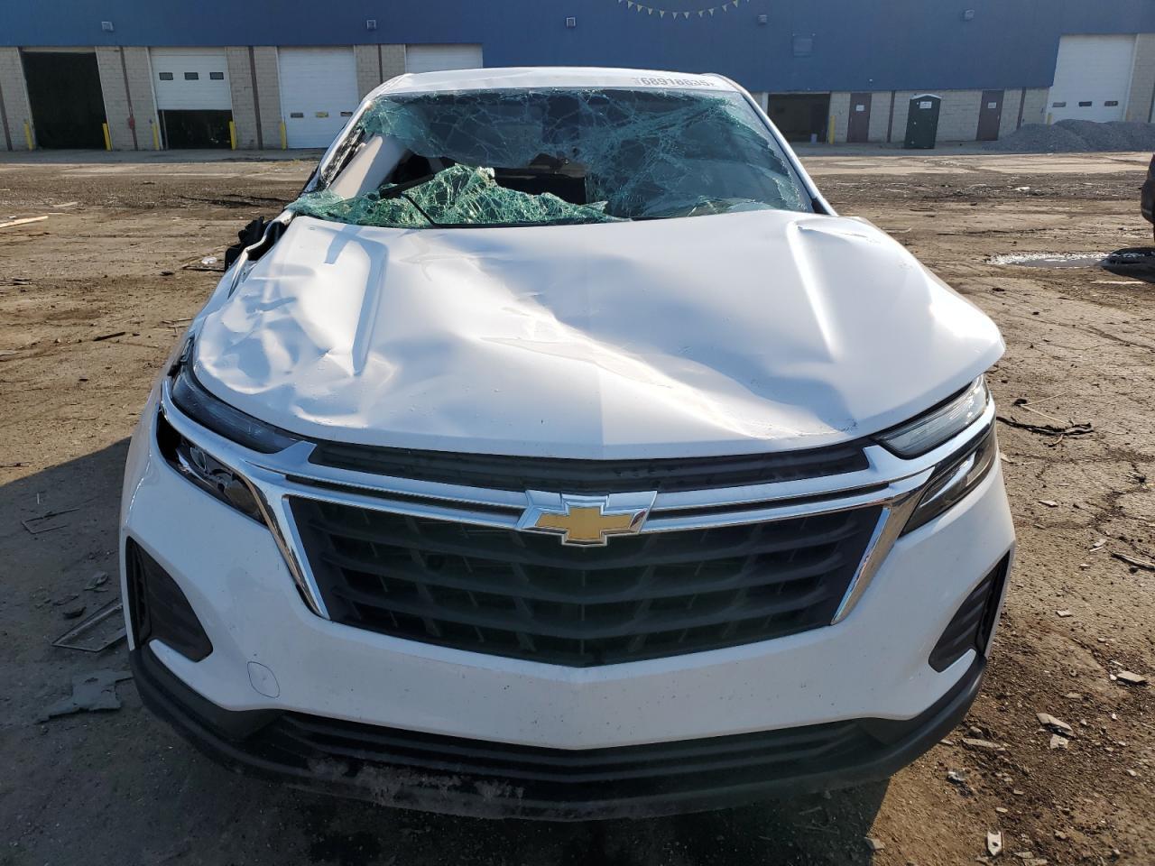 2024 Chevrolet Equinox Ls - Image 5