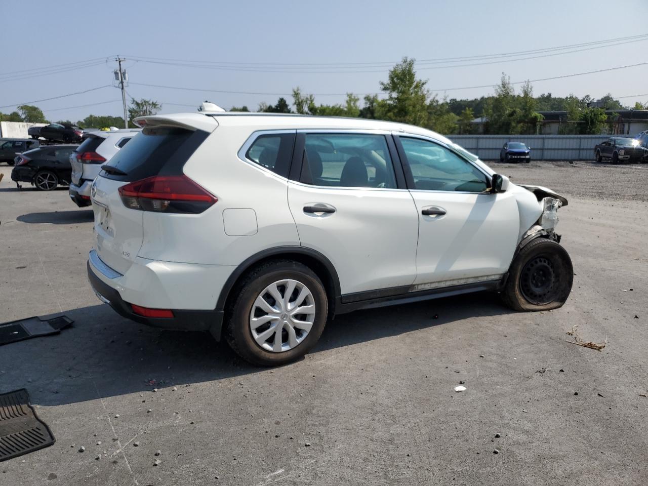 2020 Nissan Rogue S - Фото 3