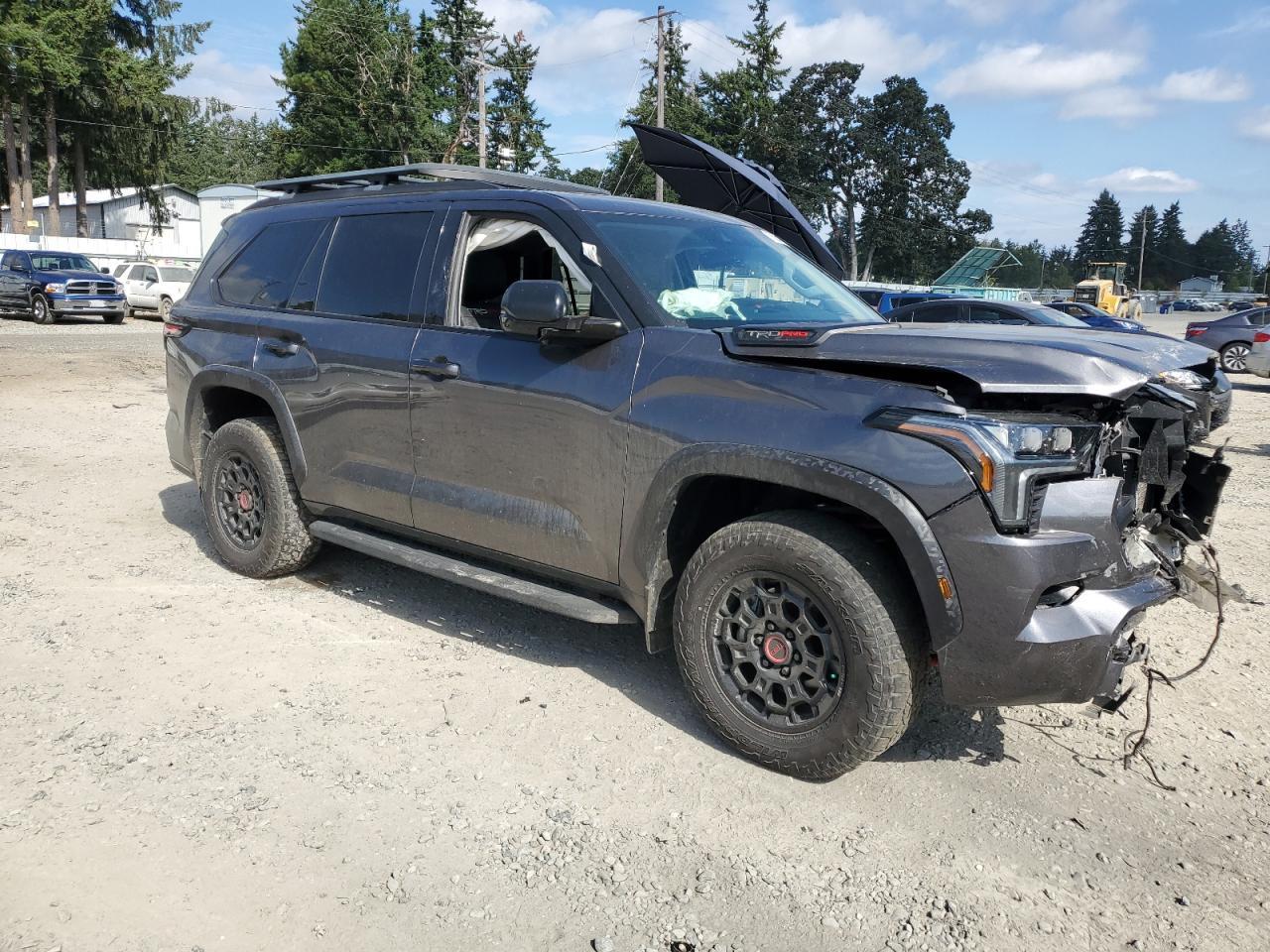 2023 Toyota Sequoia Sr5 - Image 4