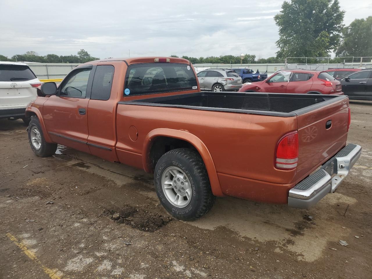 2000 Dodge Dakota - Image 3