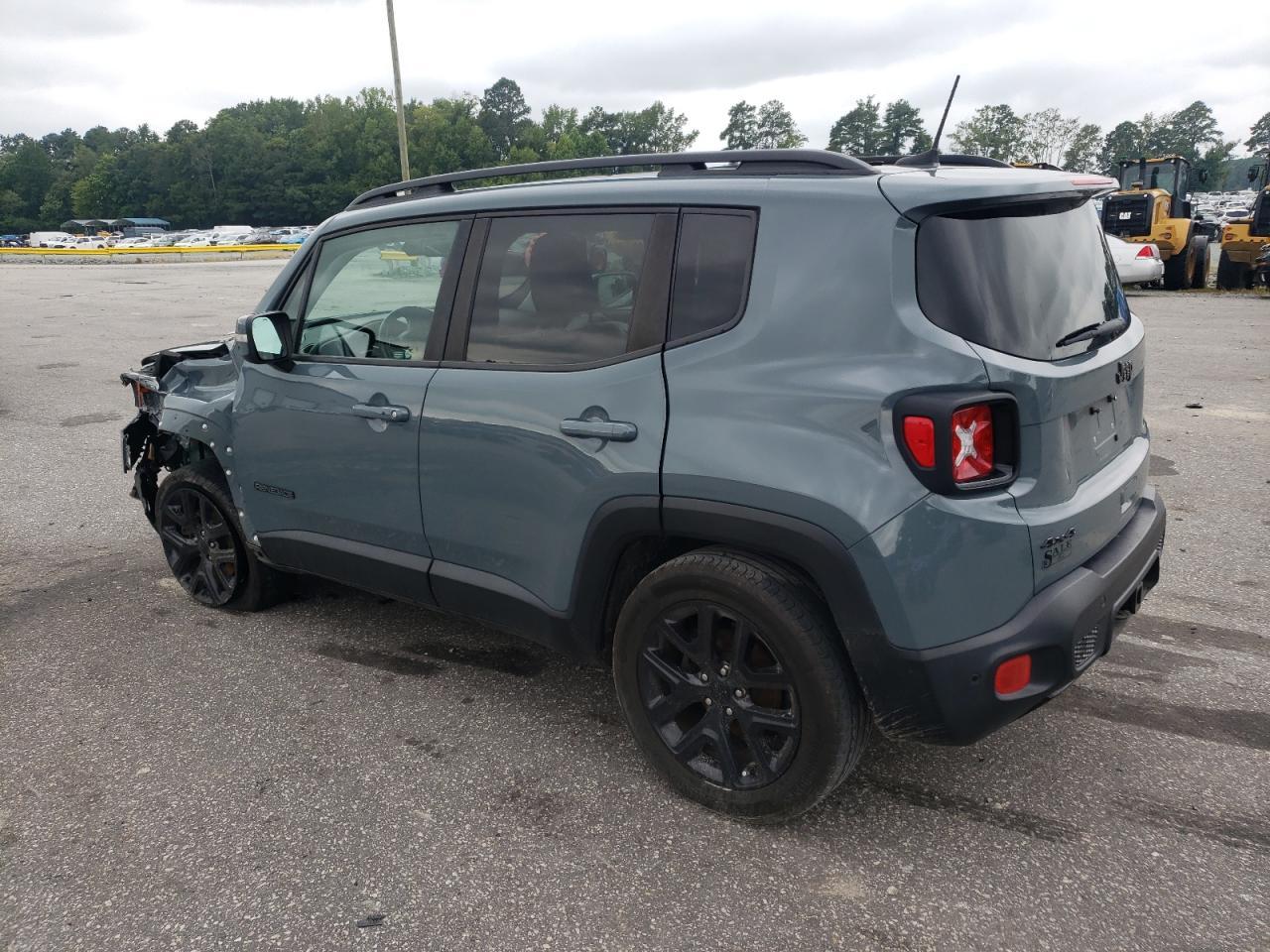 2018 Jeep Renegade Latitude - Image 2