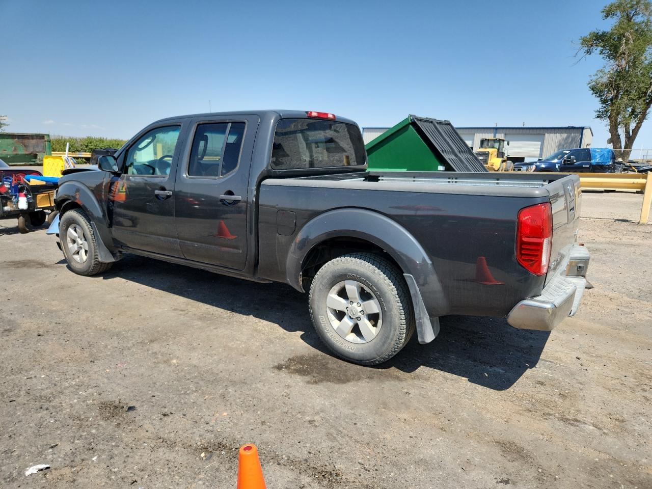 2011 Nissan Frontier Sv - Image 2