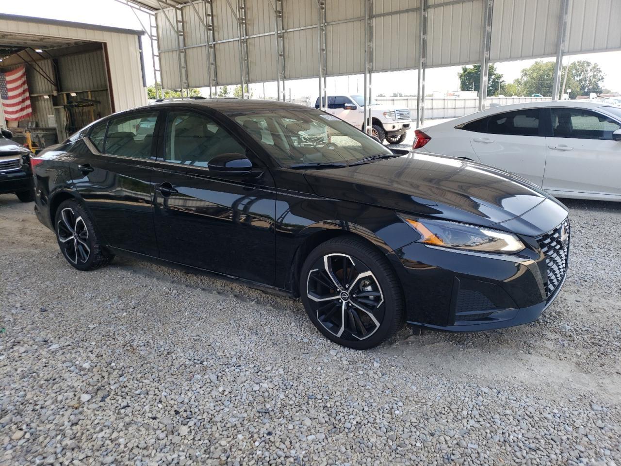 2024 Nissan Altima Sr - Image 4