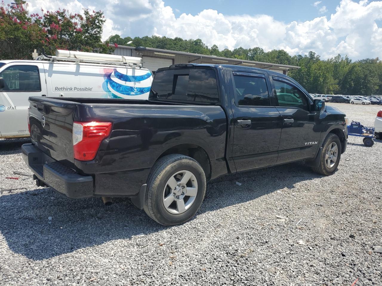 2017 Nissan Titan S - Фото 3