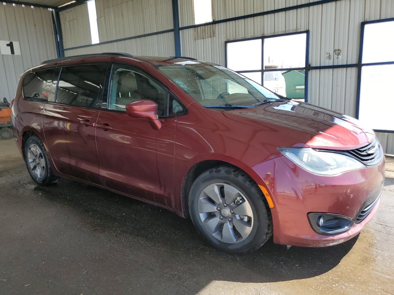 2018 Chrysler Pacifica Hybrid Limited - Image 4
