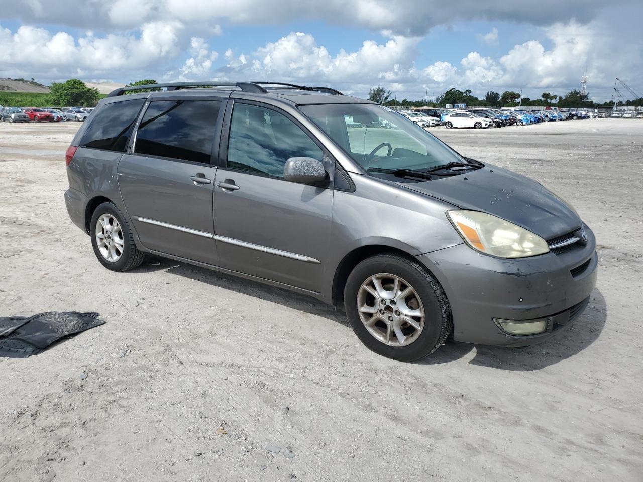 2005 Toyota Sienna Xle - Image 4