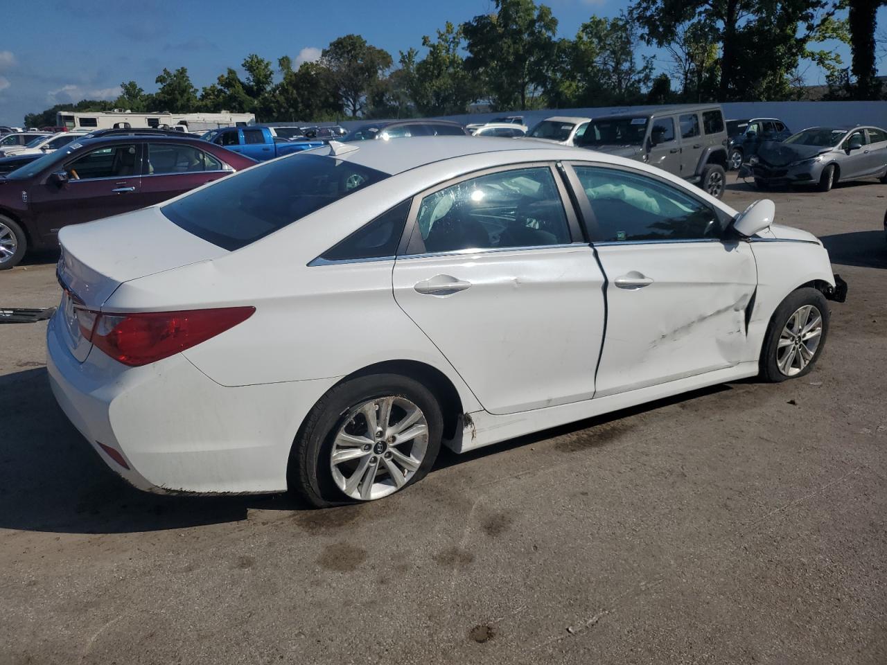 2014 Hyundai Sonata Gls - Image 3