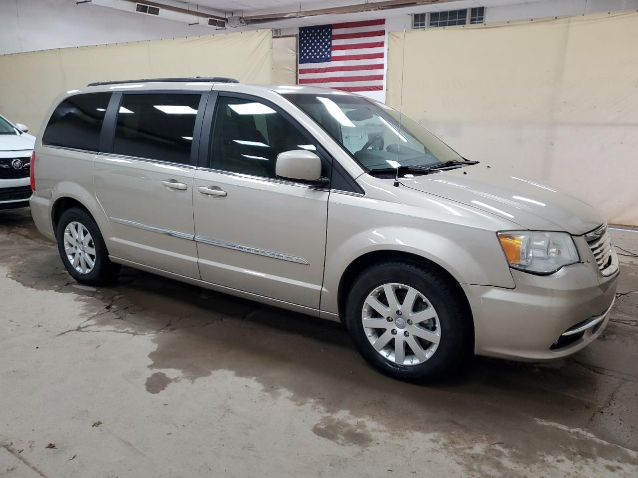 2016 Chrysler Town & Country Touring - Фото 4