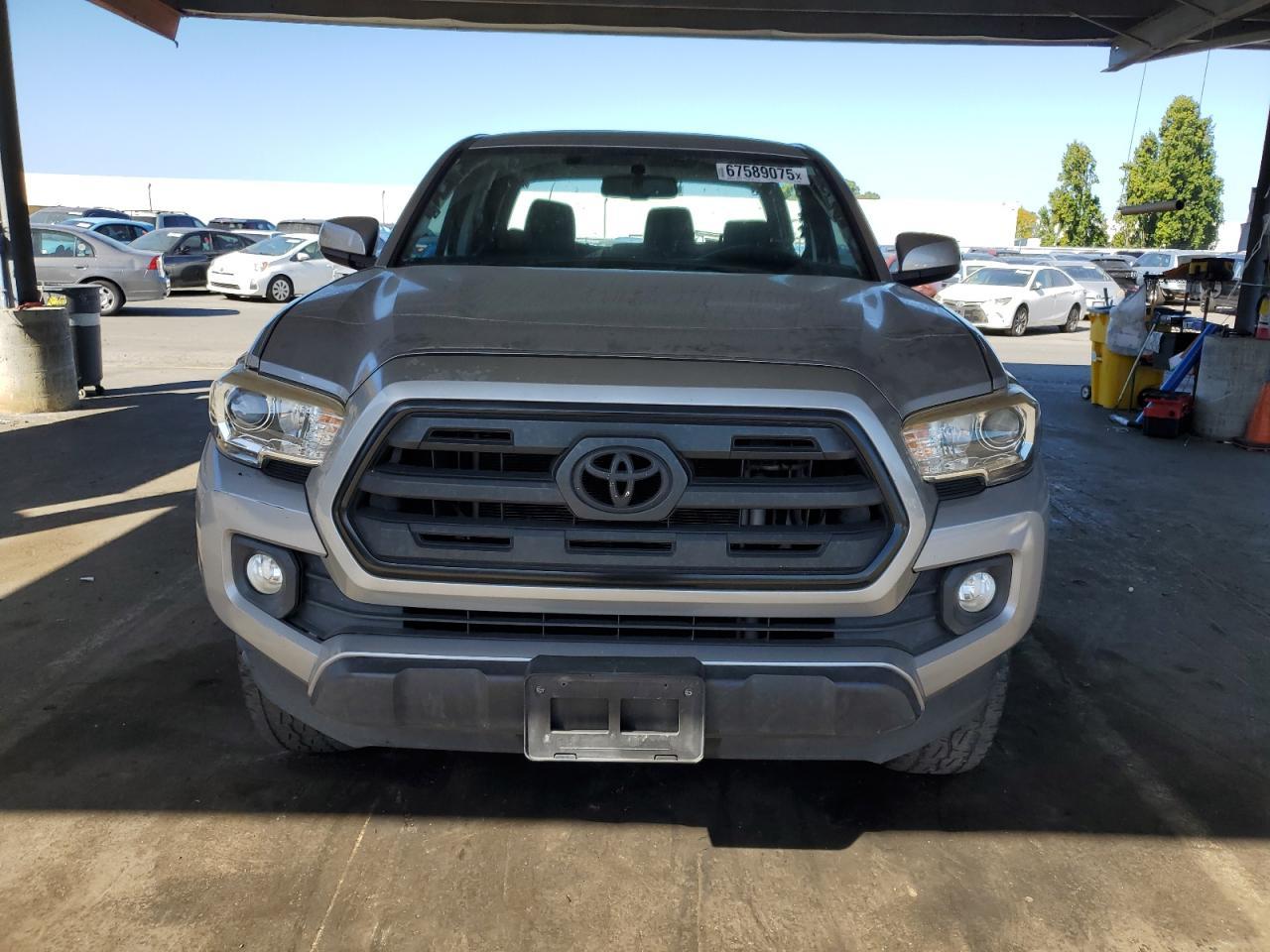 2017 Toyota Tacoma Double Cab - Фото 5