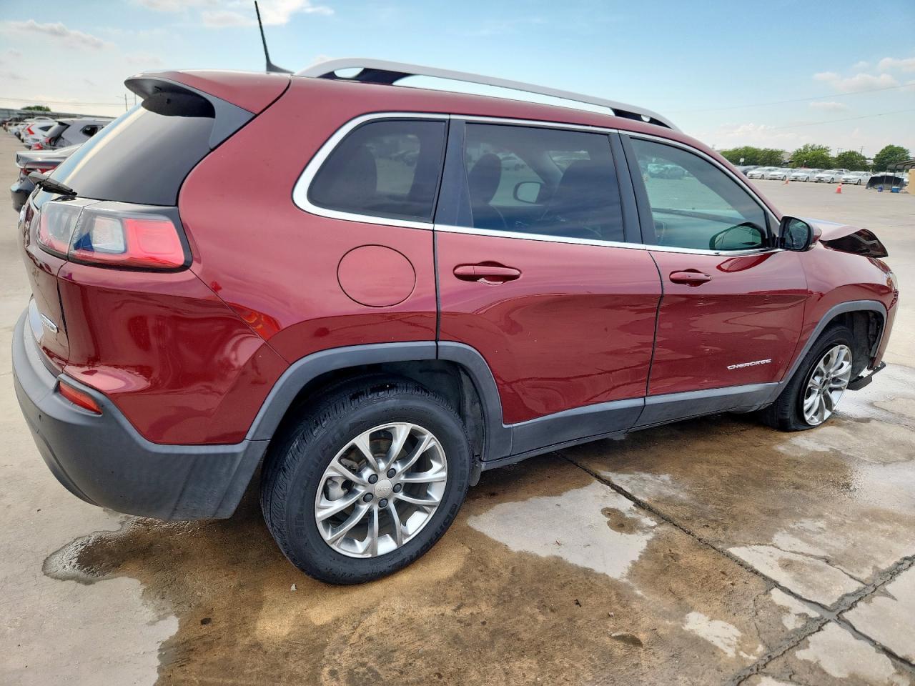 2019 Jeep Cherokee Latitude Plus - Image 3