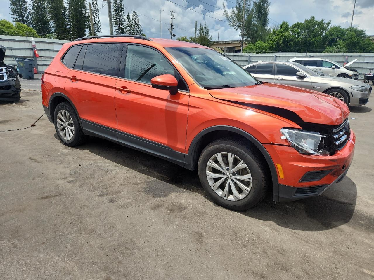 2019 Volkswagen Tiguan S - Фото 4
