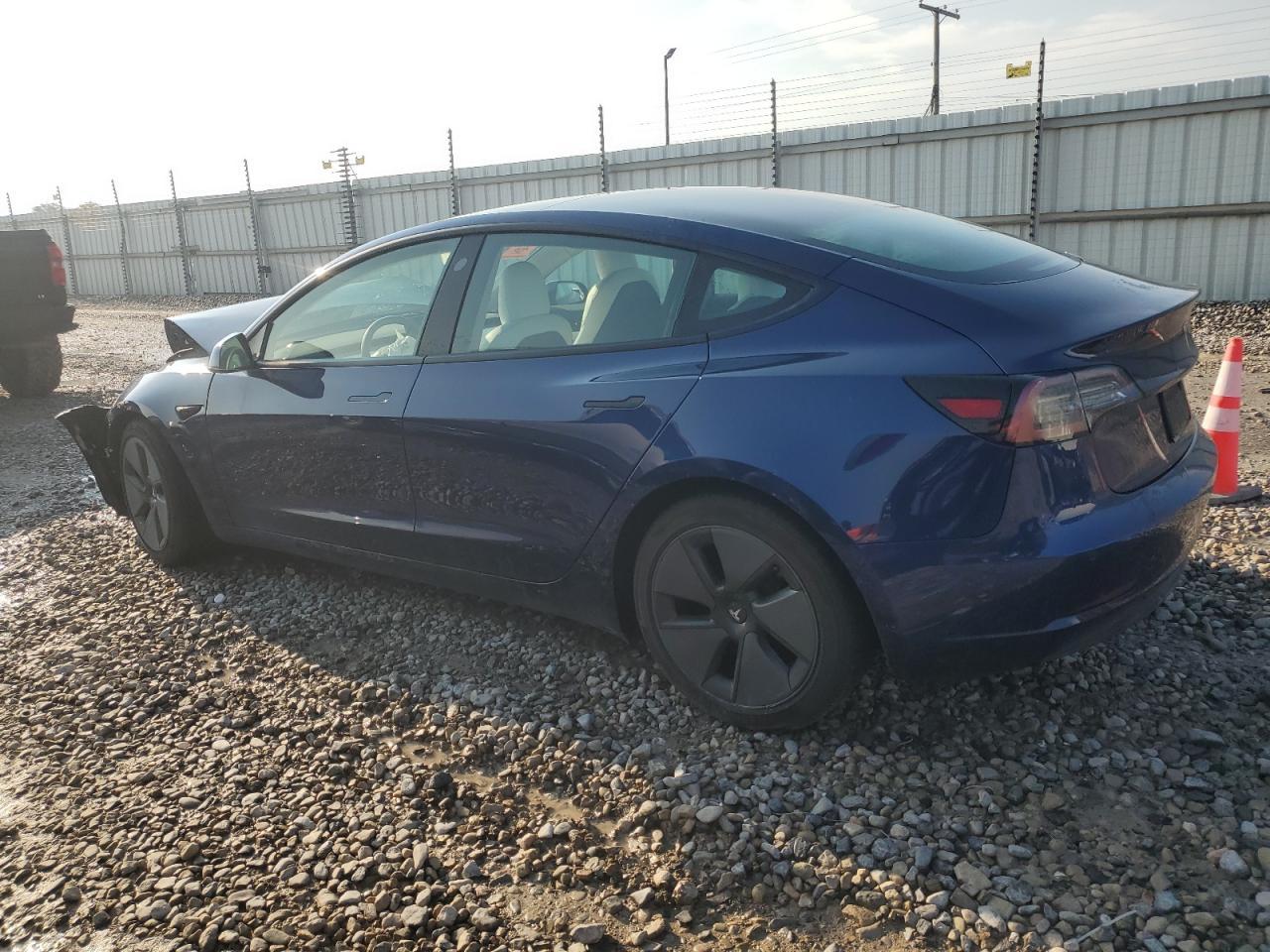 2021 Tesla Model 3 - Фото 2