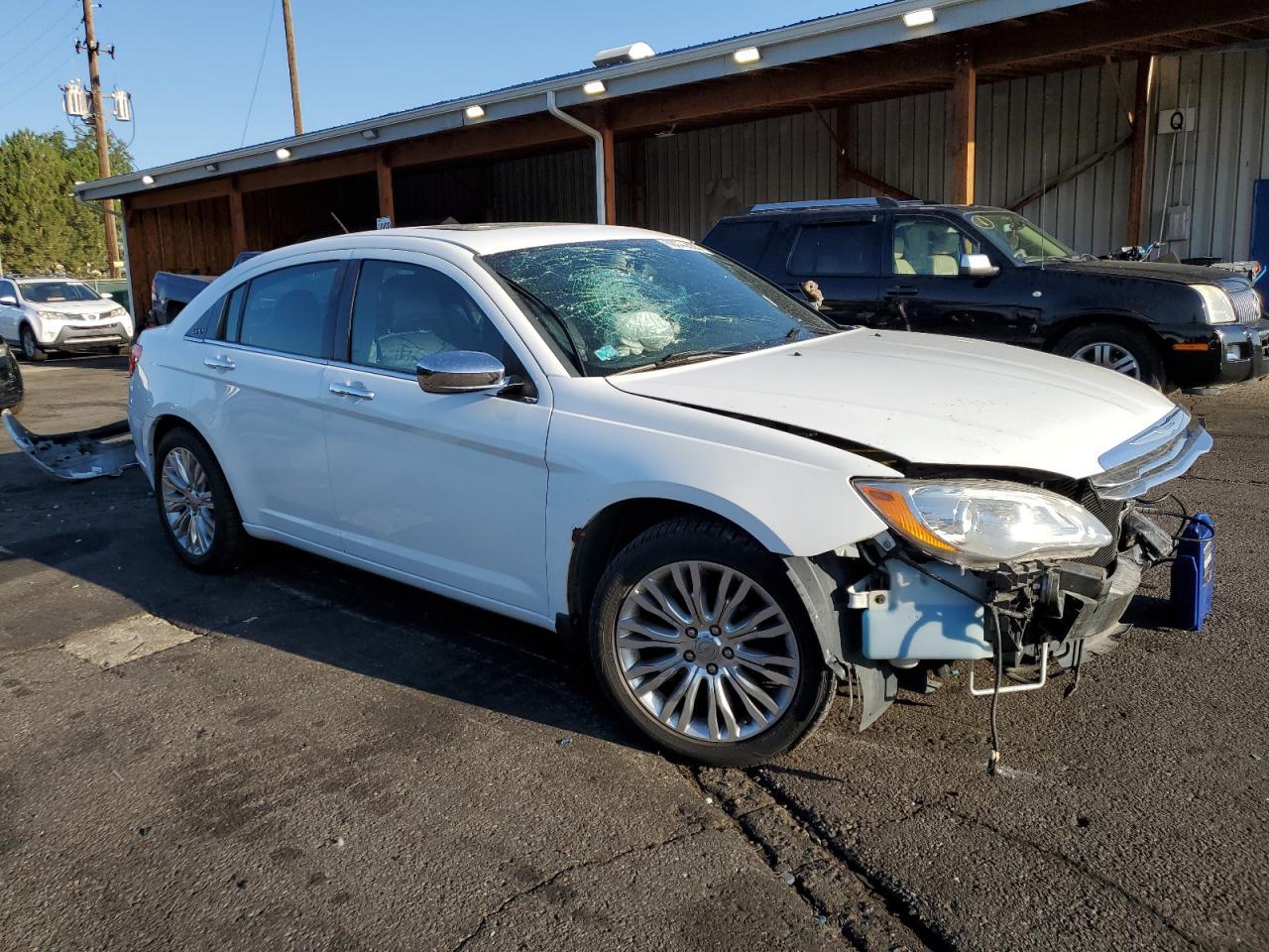 2013 Chrysler 200 Limited - Фото 4