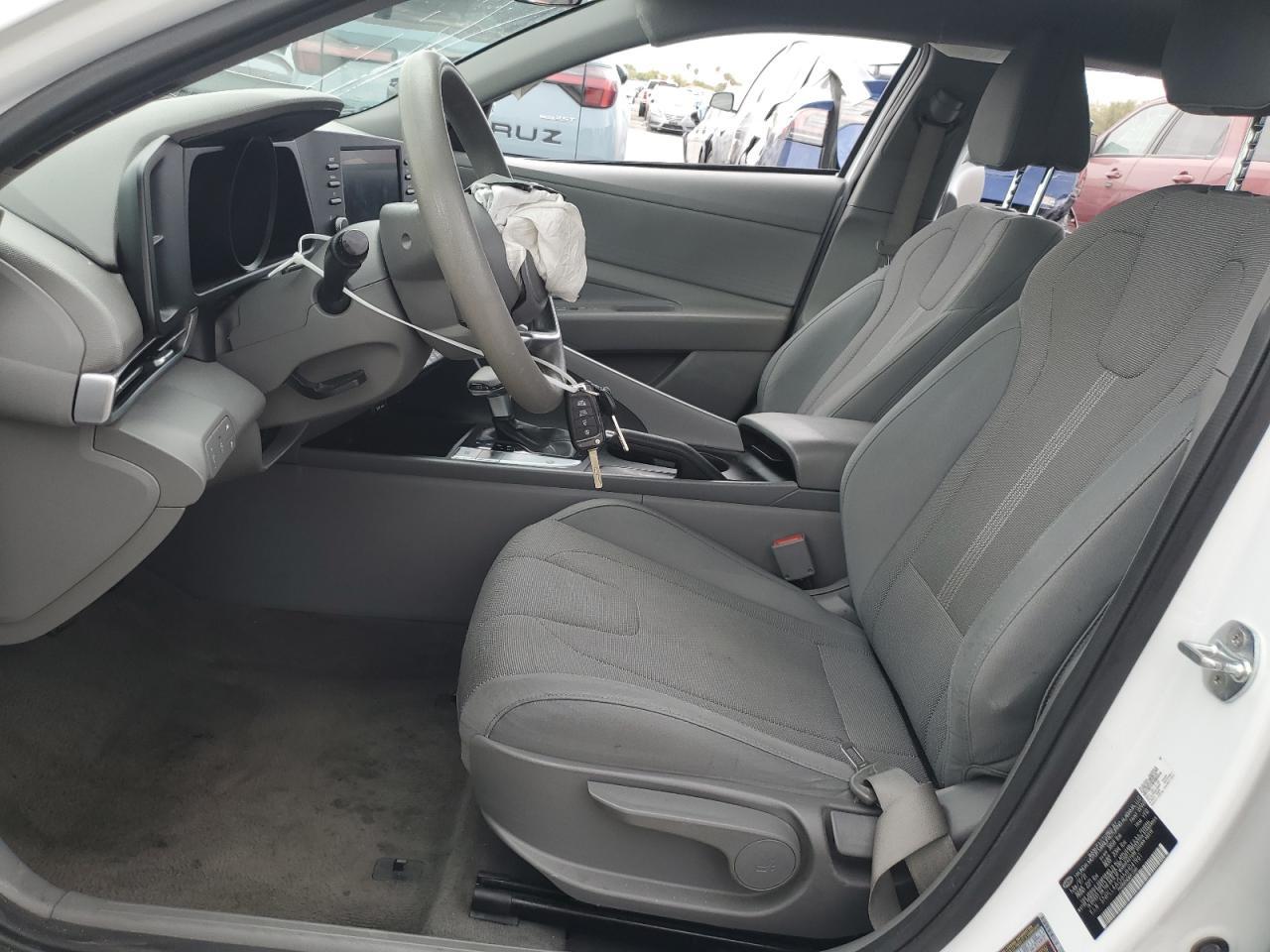 2021 Hyundai Elantra Se - Фото 7