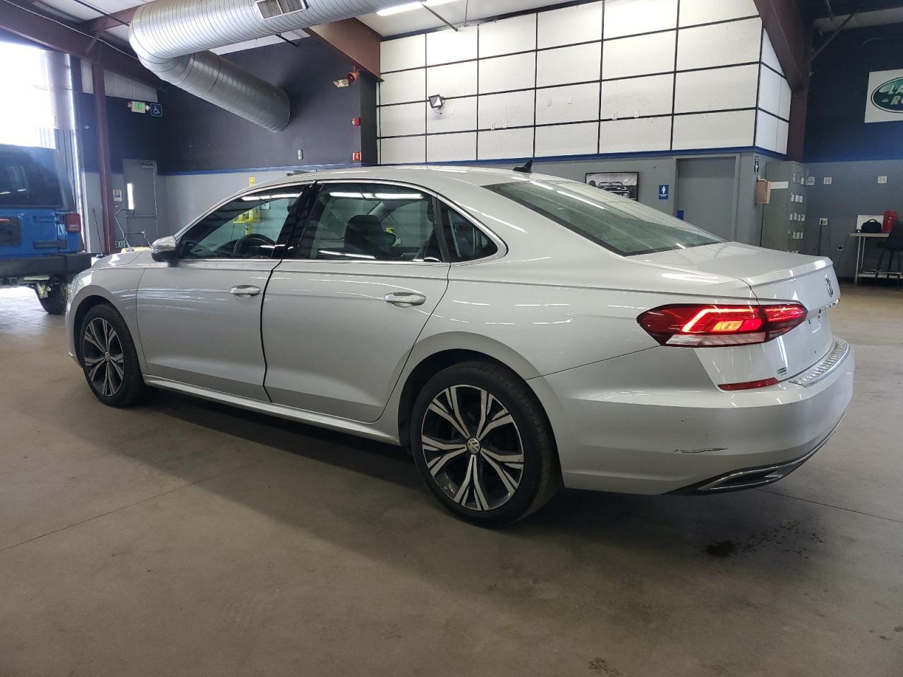 2021 Volkswagen Passat Se - Image 2