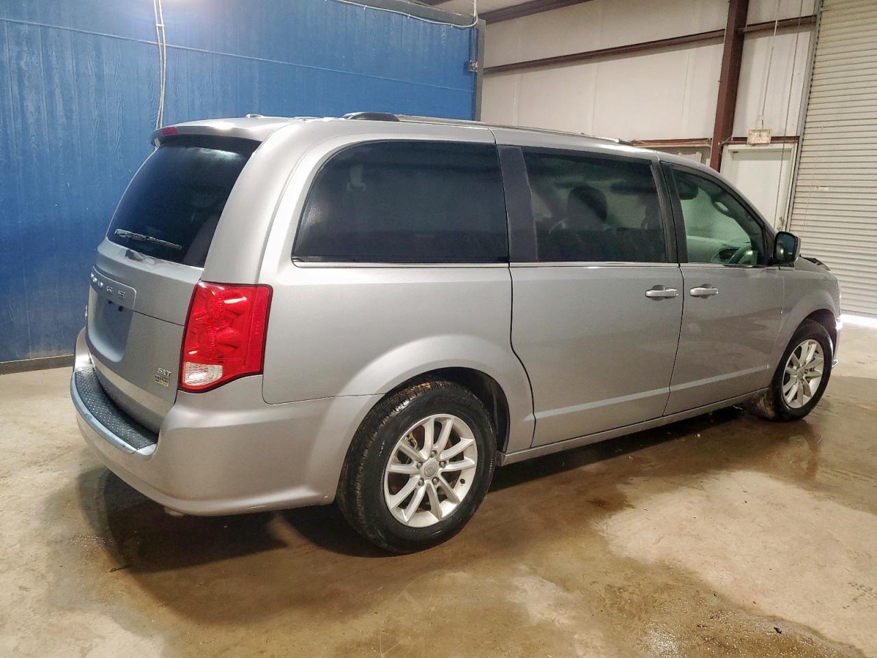 2018 Dodge Grand Caravan Sxt - Image 3