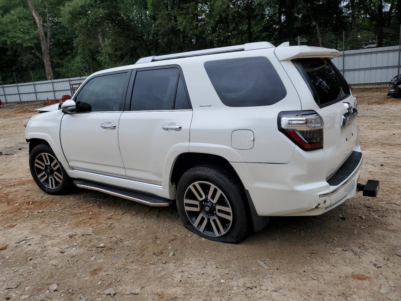 2018 Toyota 4Runner Sr5/Sr5 Premium - Image 2
