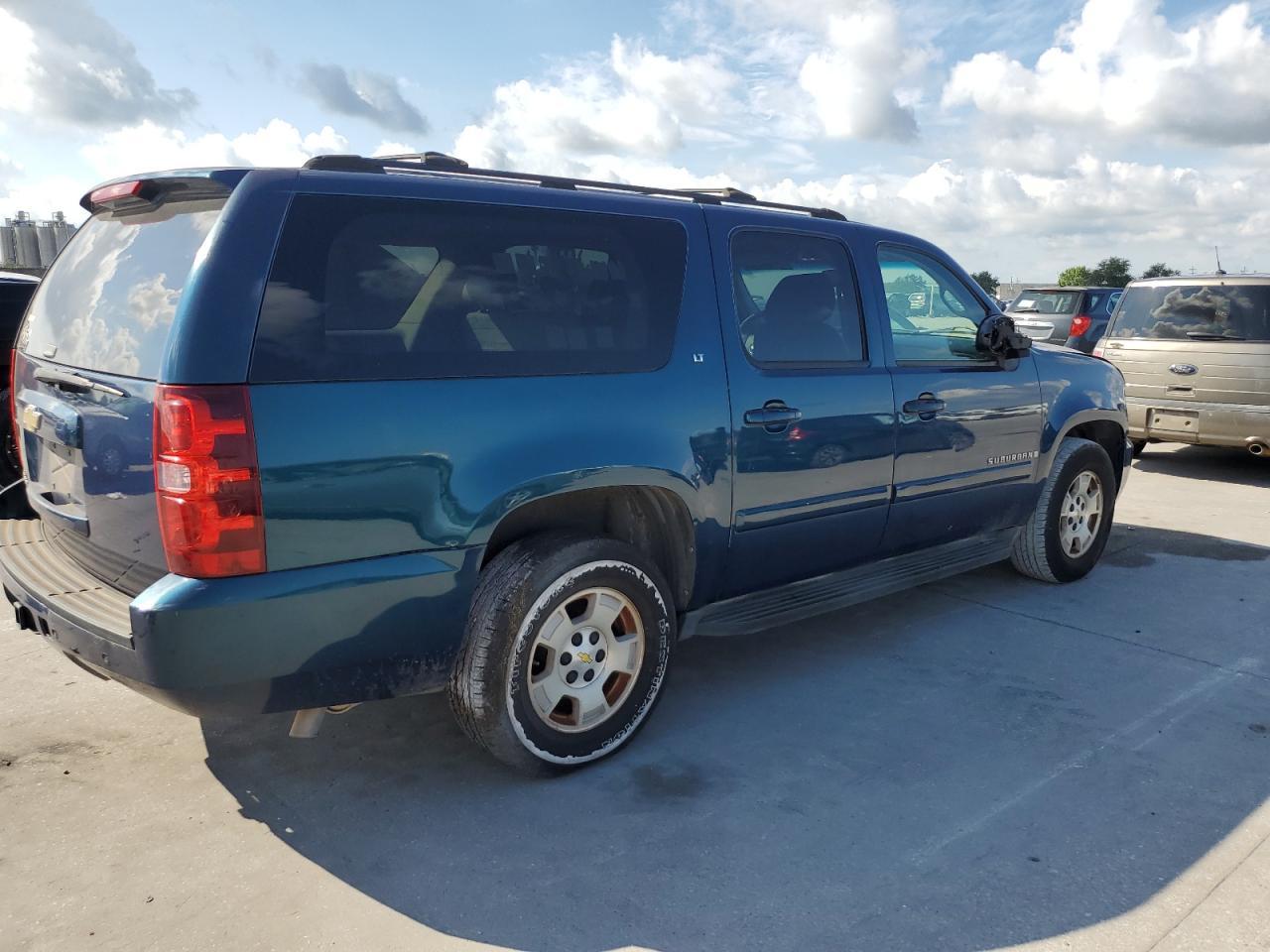 2007 Chevrolet Suburban C1500 - Фото 3