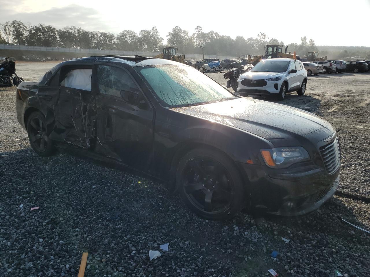 2013 Chrysler 300C Varvatos - Image 4