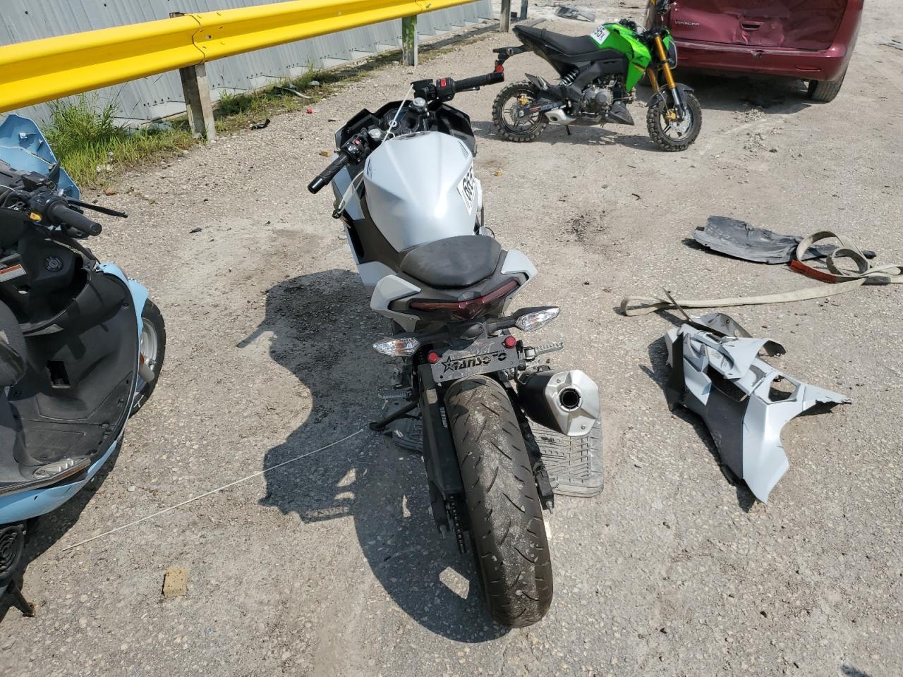 2025 Kawasaki Ex500 - Фото 4